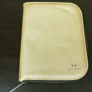 NWOT Halston Jewelry Traveling Case - Ivory